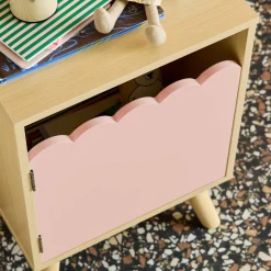 Mesita de noche infantil con patas de madera de pino, 1 puerta
