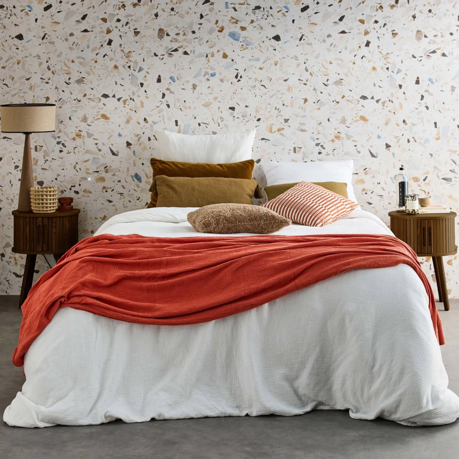 Mesita de noche ovalada escandinava con decoración madera ranurada, set de 2