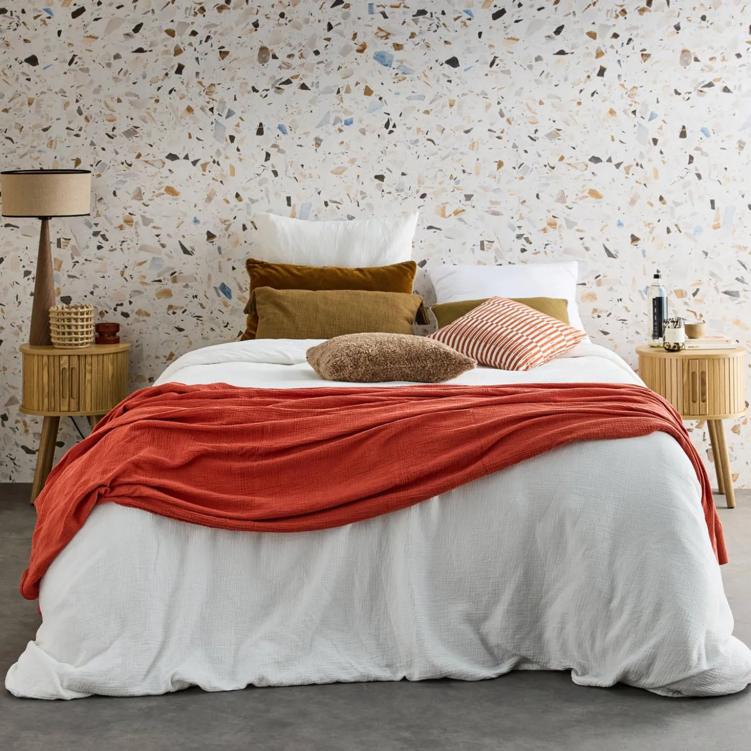 Mesita de noche ovalada escandinava con decoración madera ranurada, set de 2