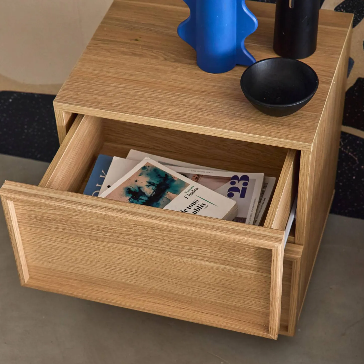 Mesita efecto madera, 2 cajones