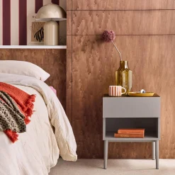 Mesitas de noche de metal y decoración de madera,1 puerta, 1 nicho, set de 2