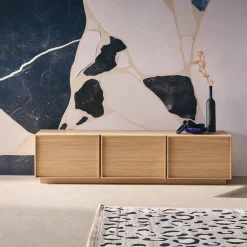 Mueble de TV con decoración de madera y 3 puertas, 140cm