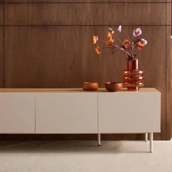Mueble de TV de metal y decoración de madera con 4 puertas, 180 cm