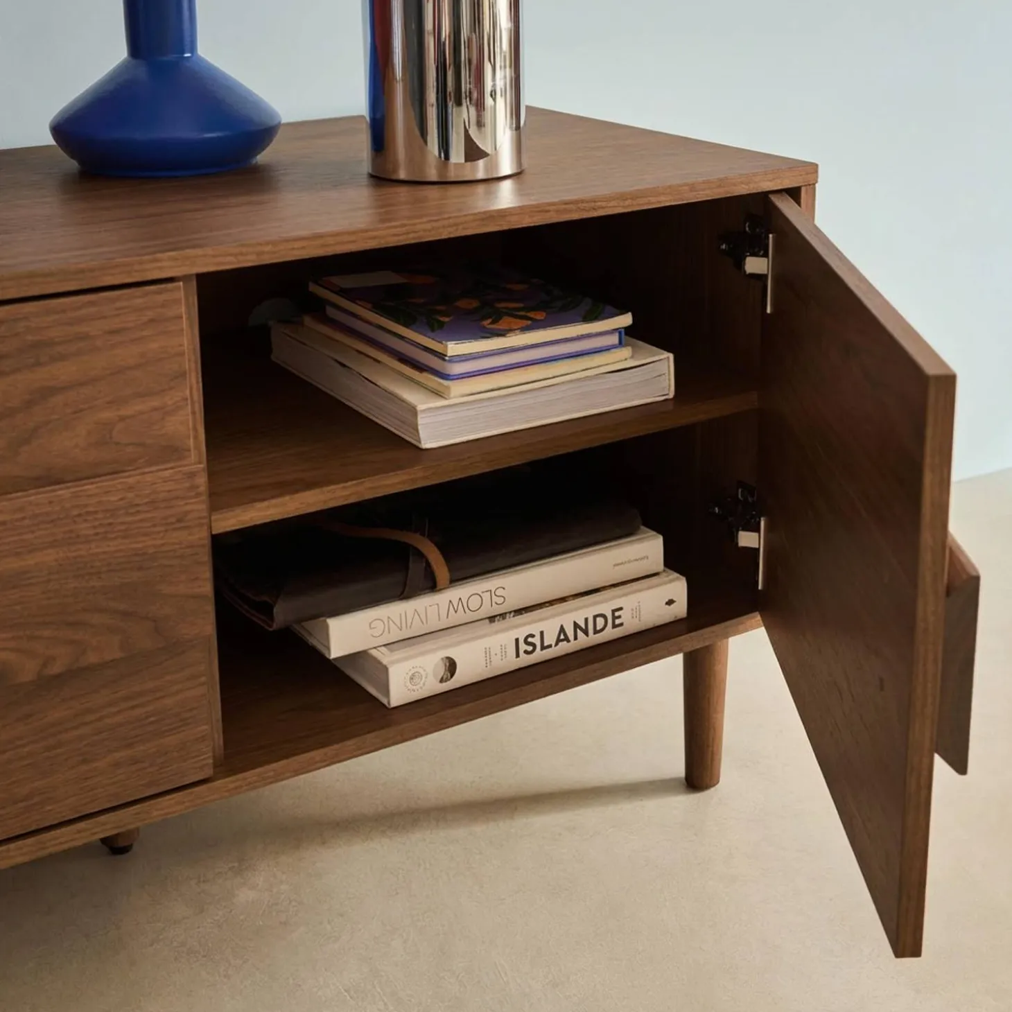 Mueble de TV vintage con efecto madera y 3 puertas, 150cm