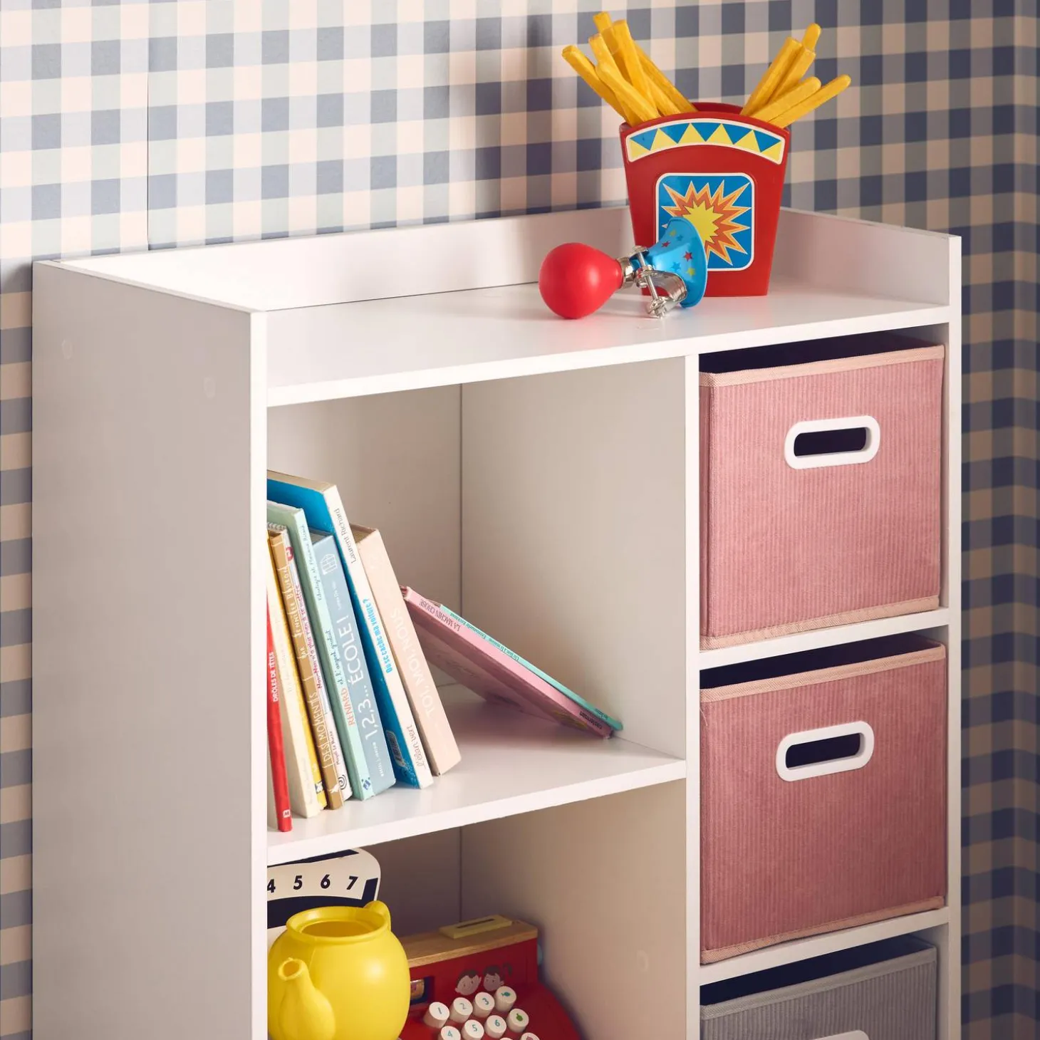 Mueble infantil con 4 cestas de terciopelo