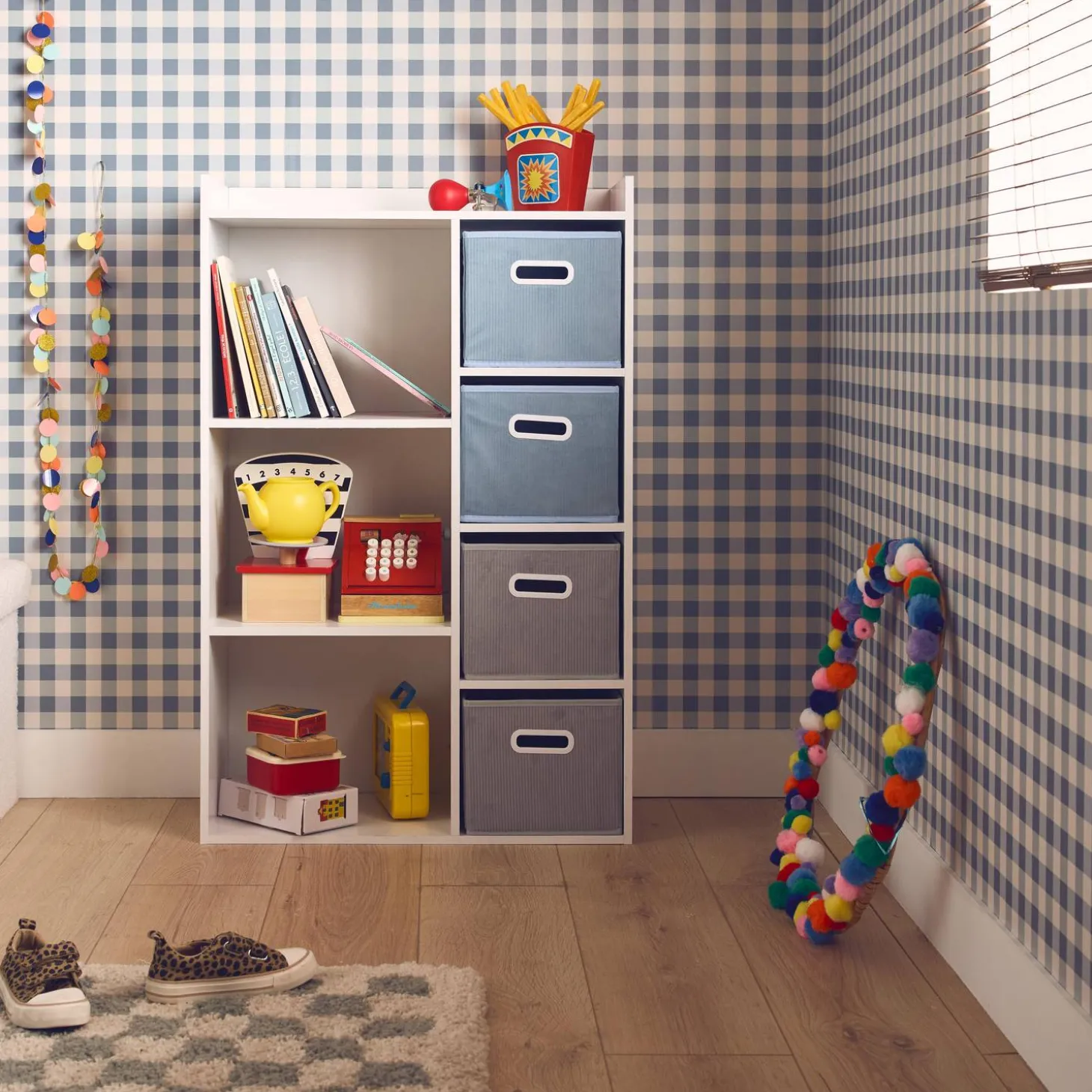 Mueble infantil con 4 cestas de terciopelo
