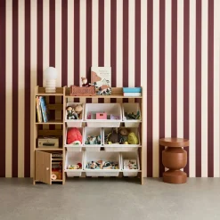 Mueble para niños con 9 cubos, 4 estantes y 1 puerta
