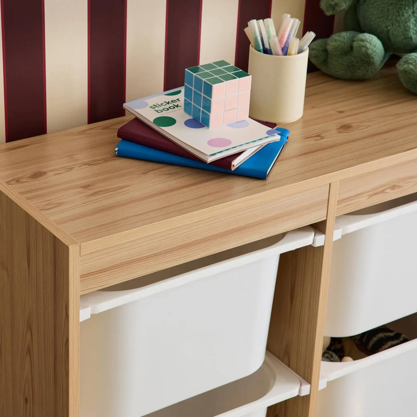 Mueble para niños con 6 cubos de almacenaje