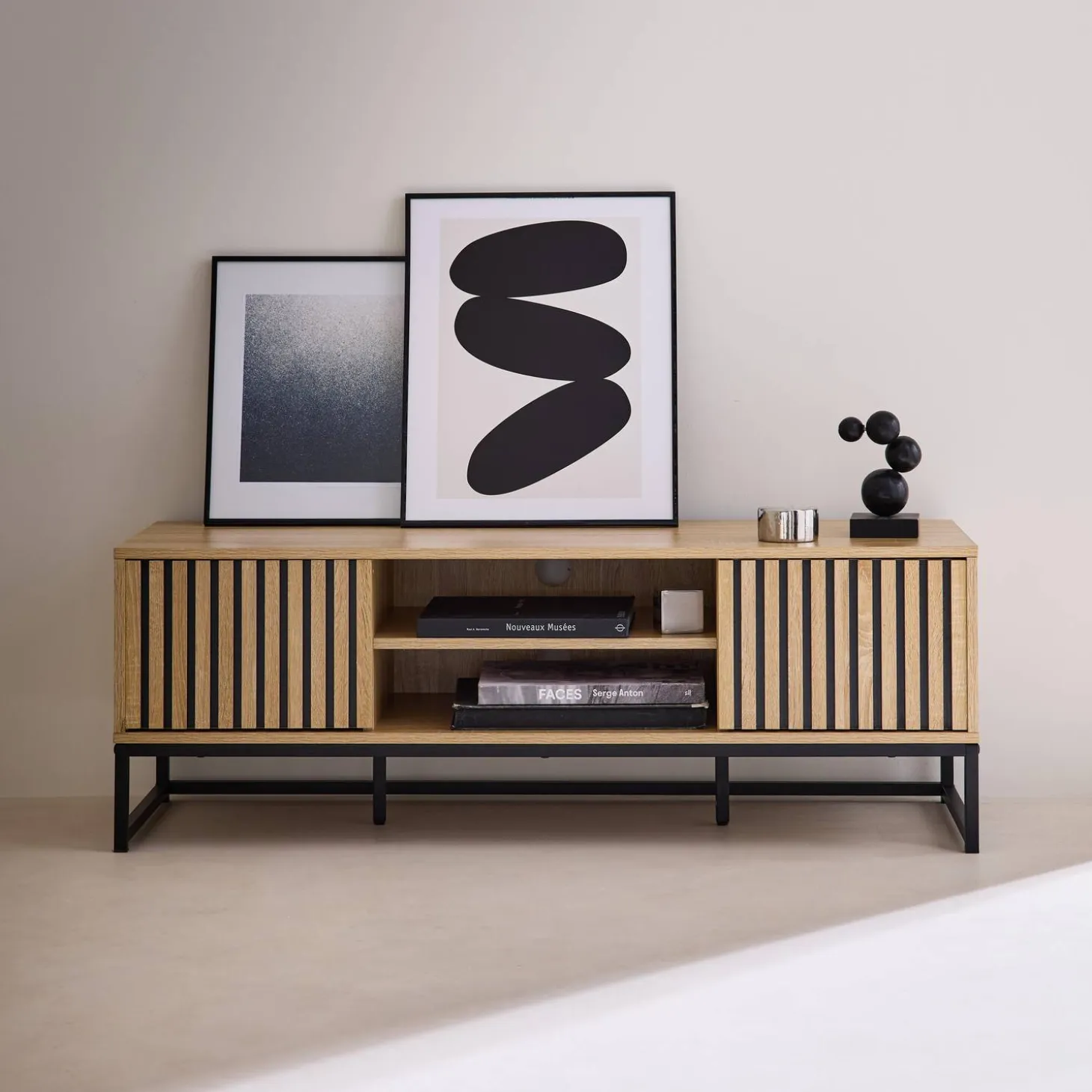 Mueble TV 2 puertas de madera ranurada y metal negro L 120