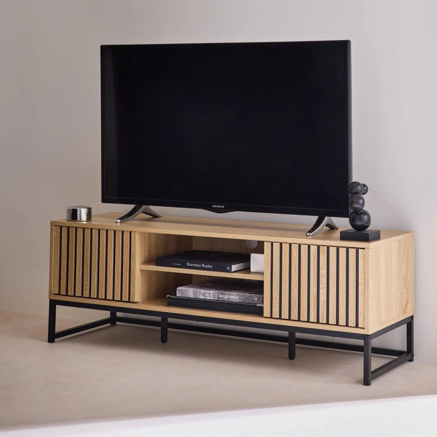 Mueble TV 2 puertas de madera ranurada y metal negro L 120