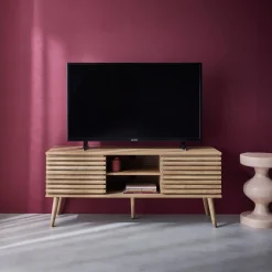Mueble TV escandinavo 2 puertas con decoración madera acanalada, 120cm