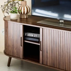 Mueble TV escandinavo con 2 puertas correderas acanaladas efecto madera, 120cm