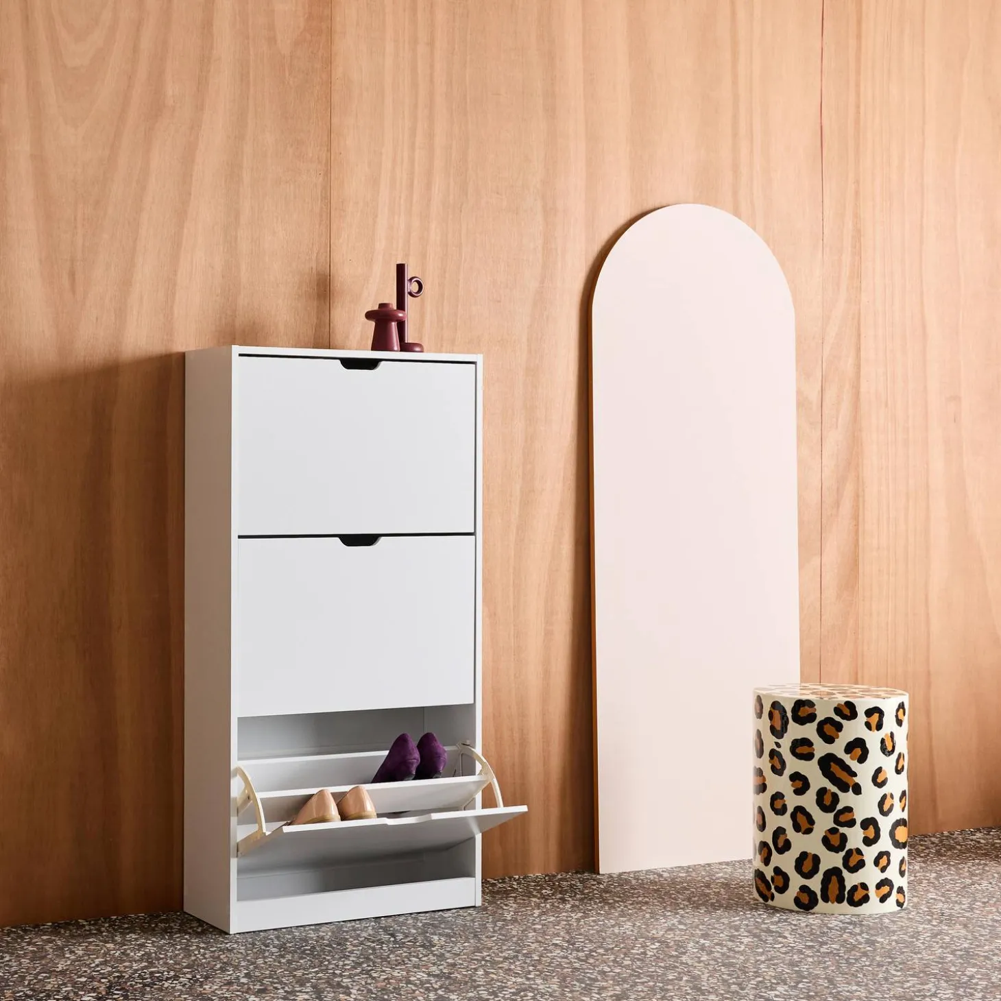 Mueble zapatero decorativo de madera con 3 cajones