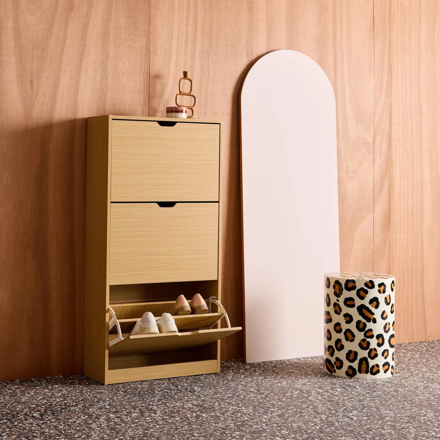 Mueble zapatero decorativo de madera con 3 cajones