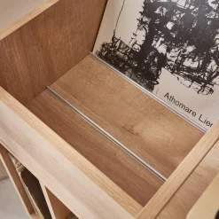 Muebles de vinilo con decoración de caña y madera