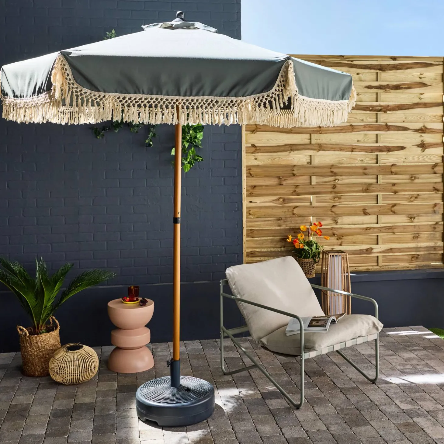Parasol redondo recta con flecos, Ø2m