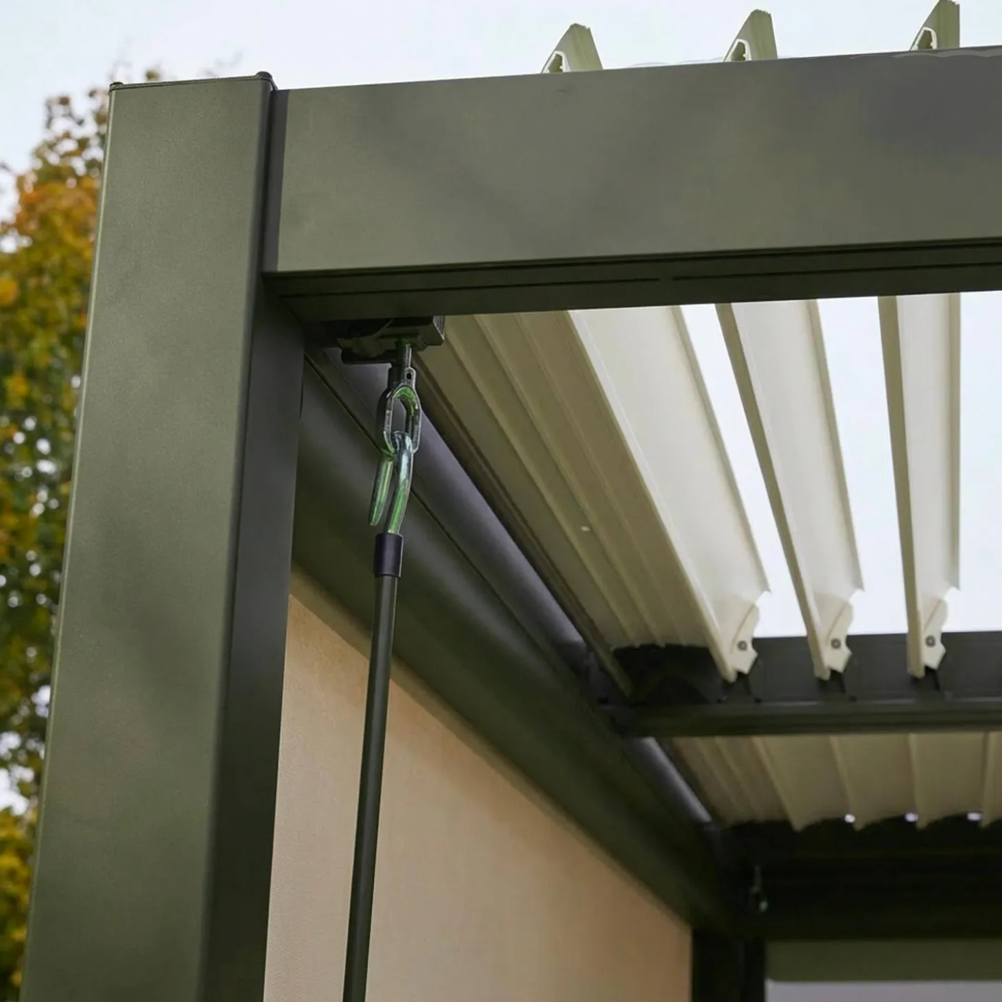 Pérgola bioclimática 3x4m de aluminio y acero con lamas orientables