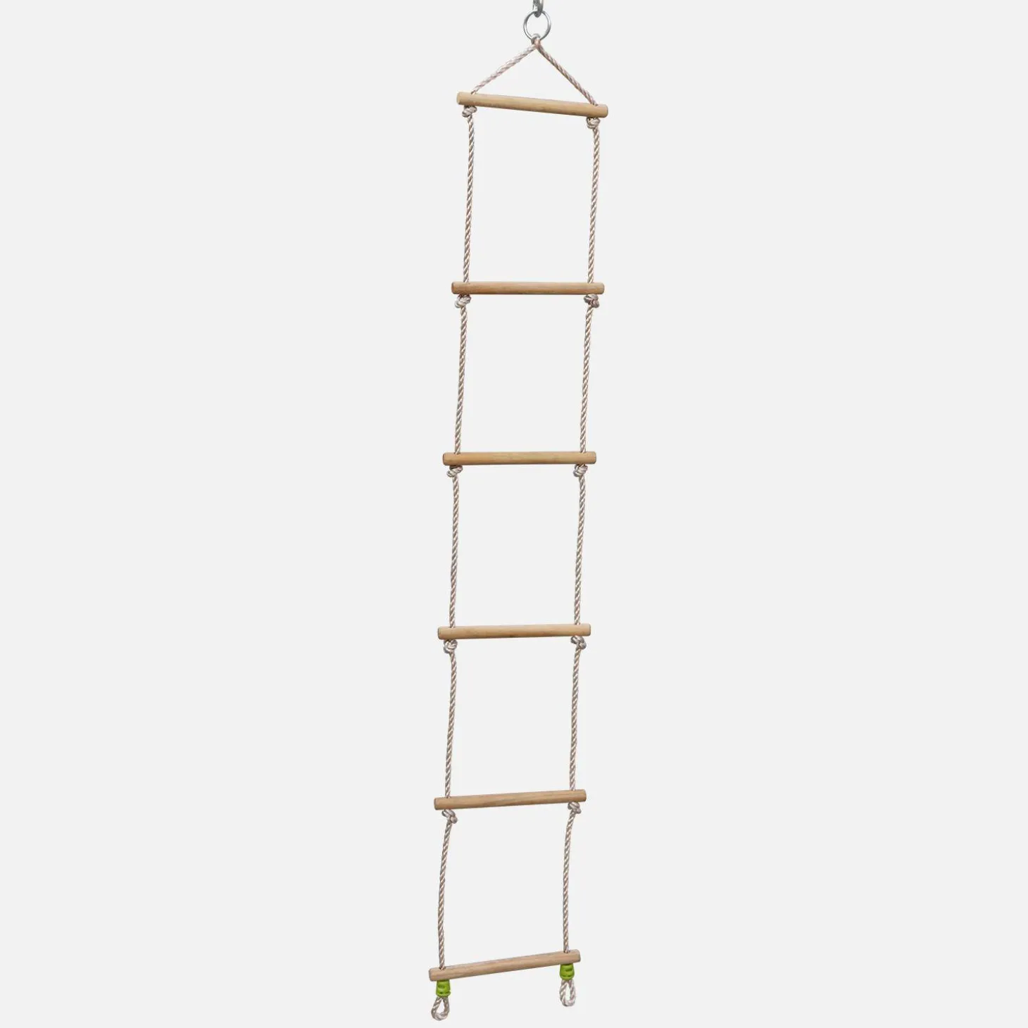 Área de juegos columpios, escalera de cuerda
