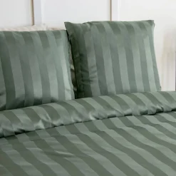Ropa de cama de poliéster efecto satén con finas rayas verde, 2 plazas