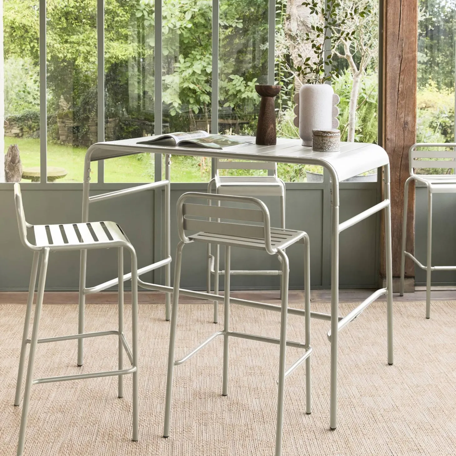 Set mesa alta de jardín tipo bistró de acero con 4 sillas altas de acero, 120cm