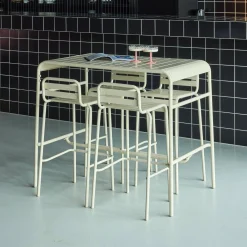 Set mesa alta de jardín tipo bistró de acero con 4 sillas altas de acero, 120cm