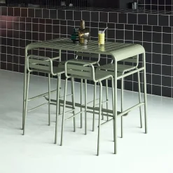 Set mesa alta de jardín tipo bistró de acero con 4 sillas altas de acero, 120cm