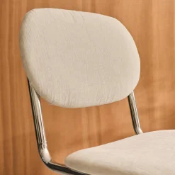 Silla cantilever redondeada de metal, tela chenille y patas cromadas ,set de 2