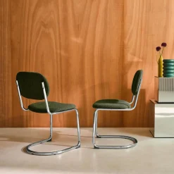 Silla cantilever redondeada de metal, borreguito texturizado y patas cromadas, set de 2