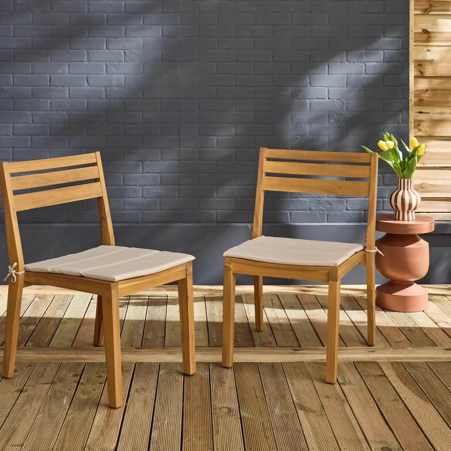 Silla de jardín de madera de acacia con cojín, set de 2