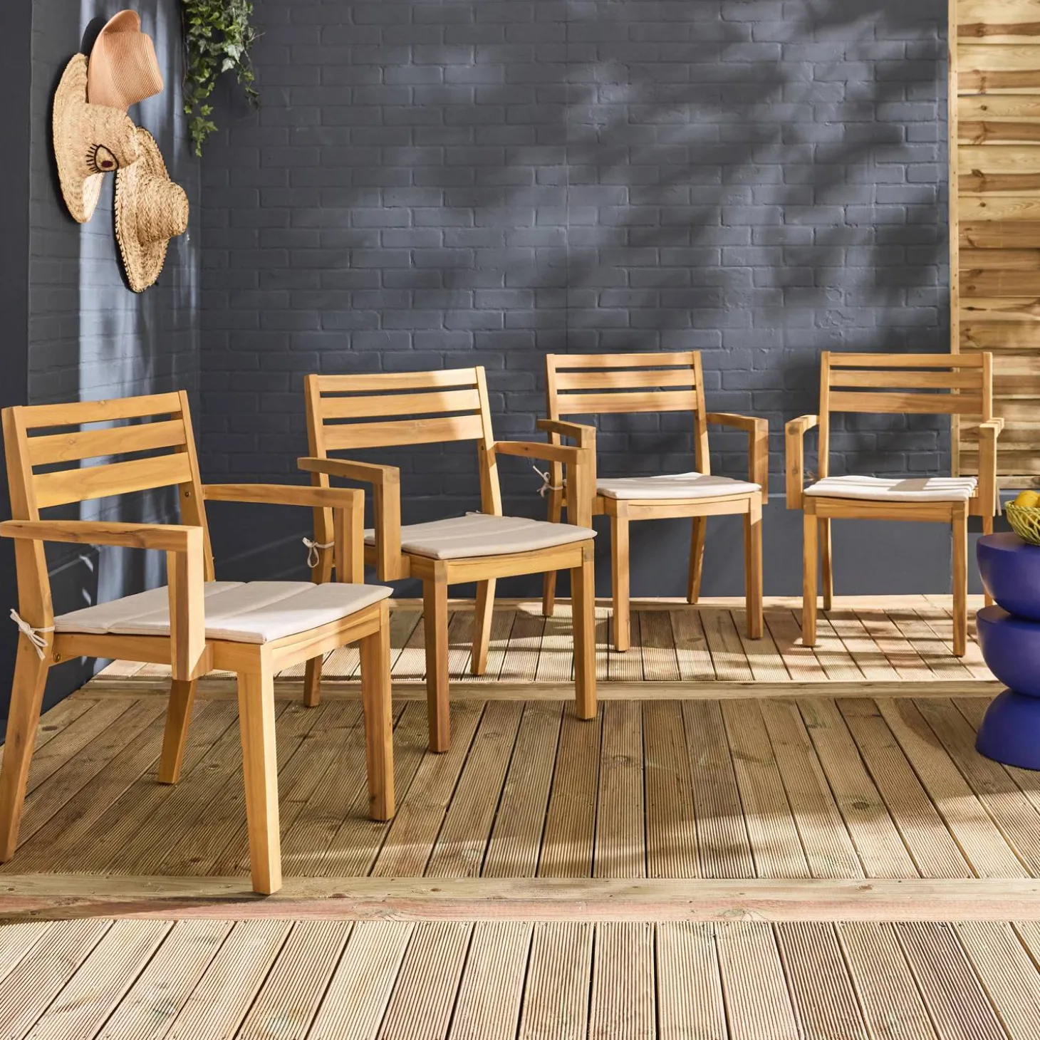 Silla de jardín de madera de acacia con cojín, set de 4