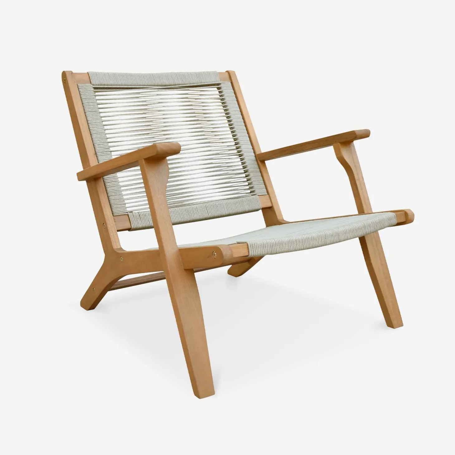 Silla de jardín de madera y cuerda con reposapiés