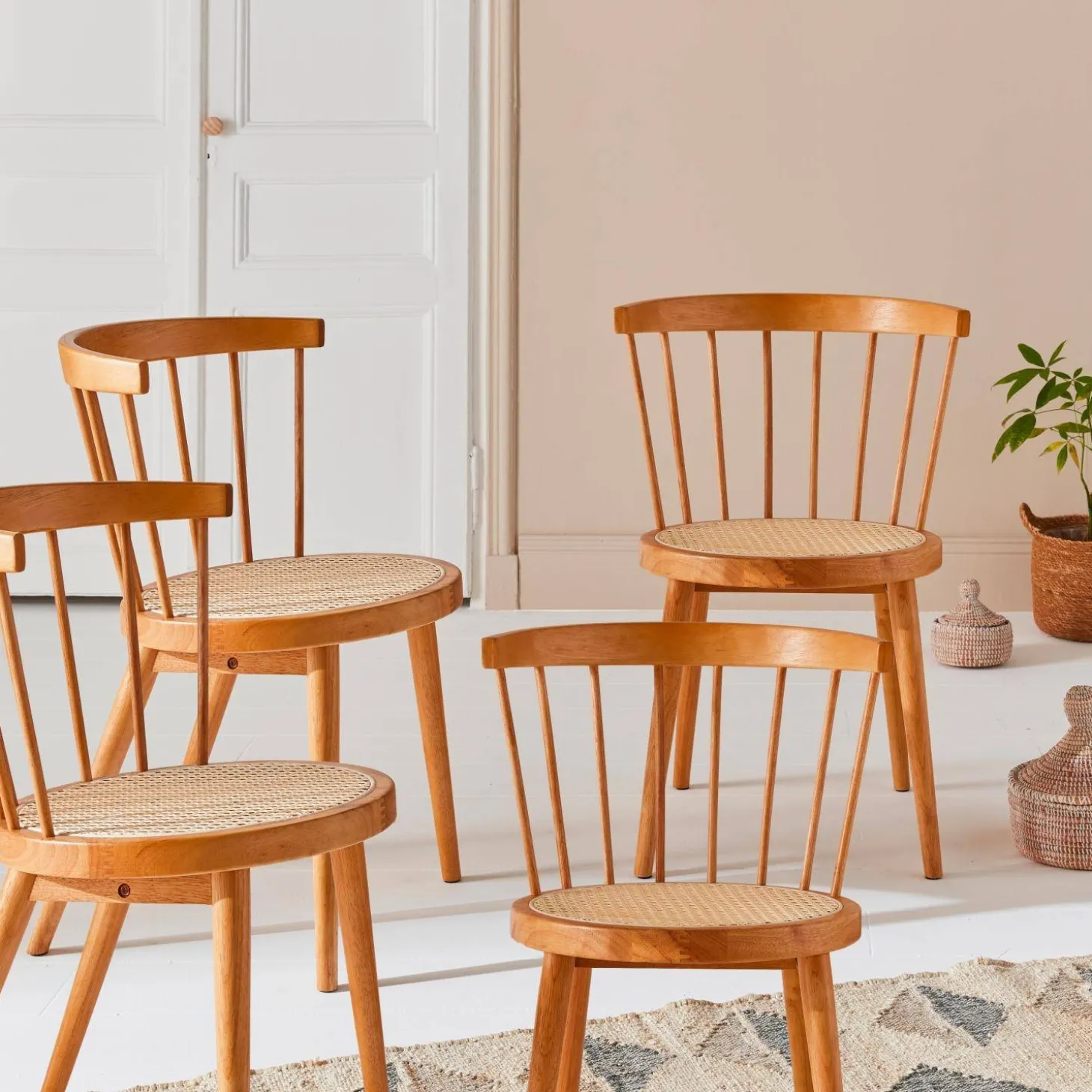 Silla de madera y caña, set de 4