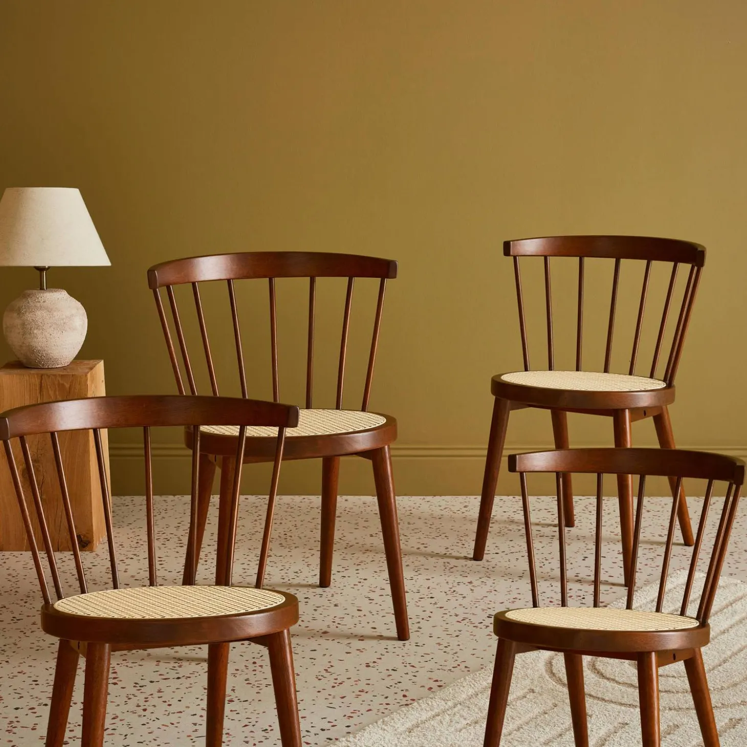 Silla de madera y caña, set de 4