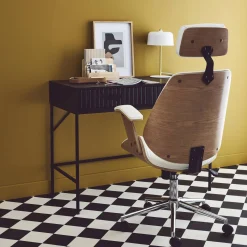 Silla de oficina con ruedas, madera curvada y acabado en polipiel