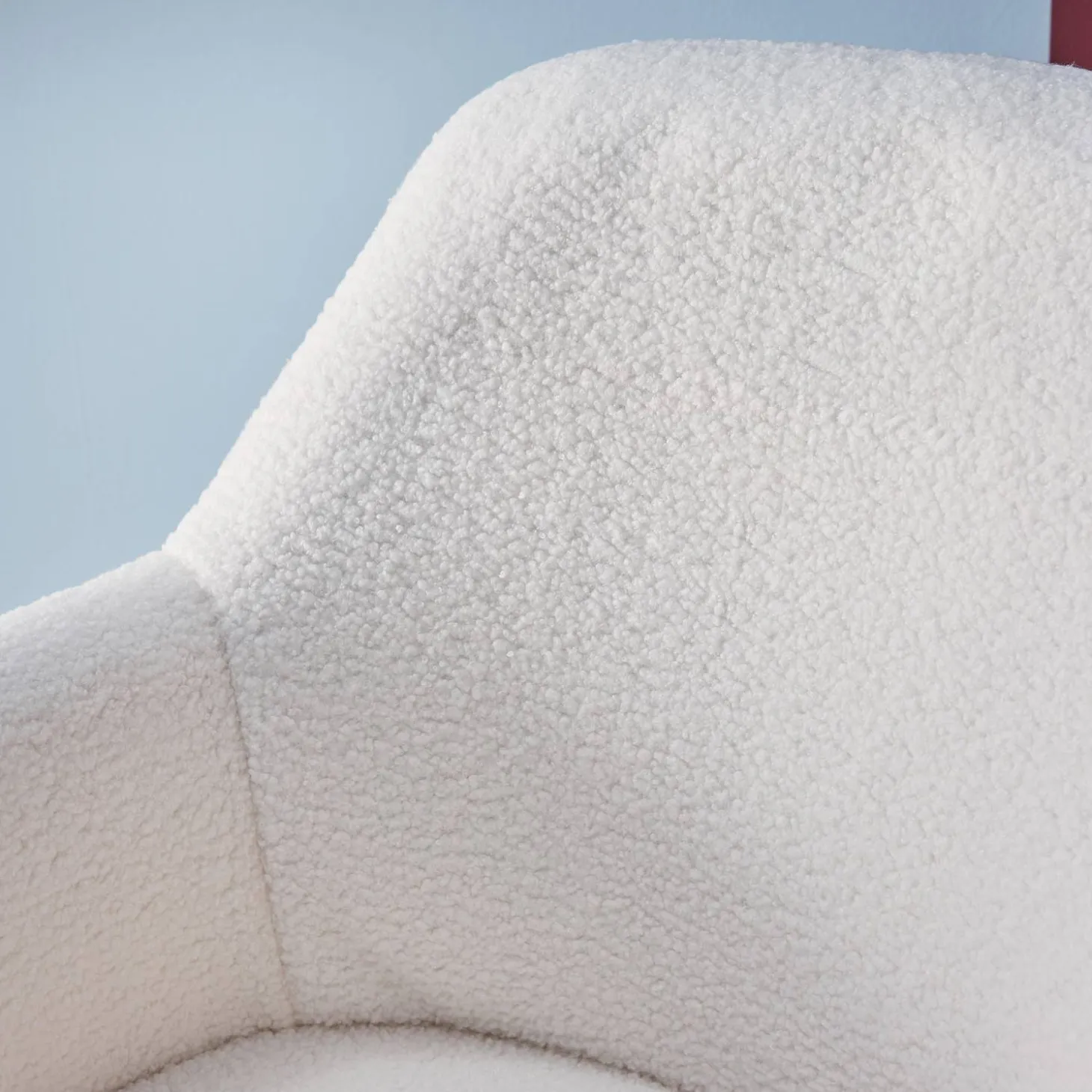 Silla de oficina con ruedas ajustable de metal y borreguito