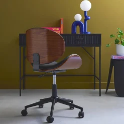 Silla de oficina con ruedas, madera curvada y acabado en polipiel