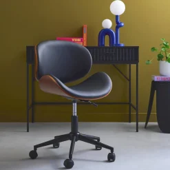 Silla de oficina con ruedas, madera curvada y acabado en polipiel