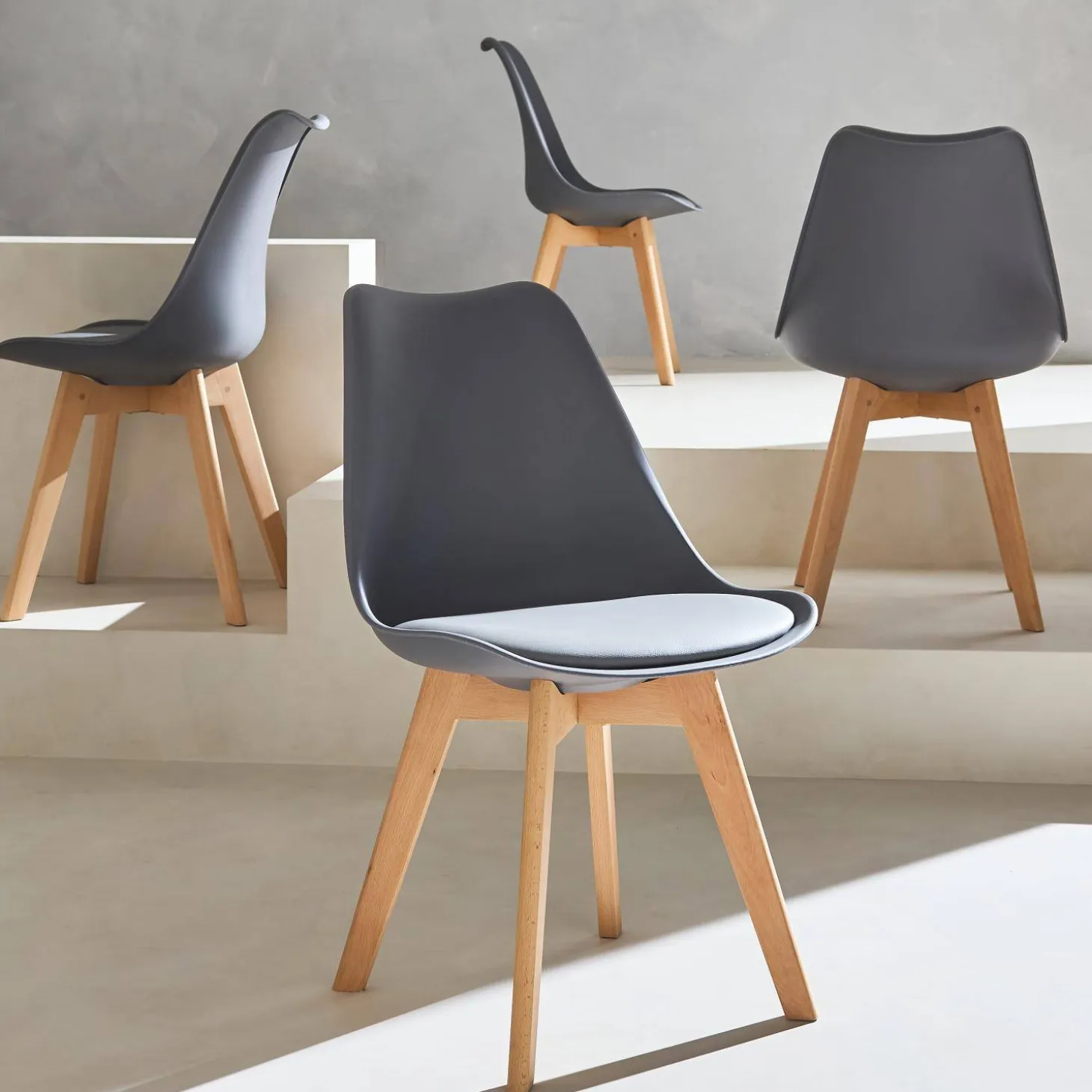 Silla escandinava con patas de madera de haya, set de 4