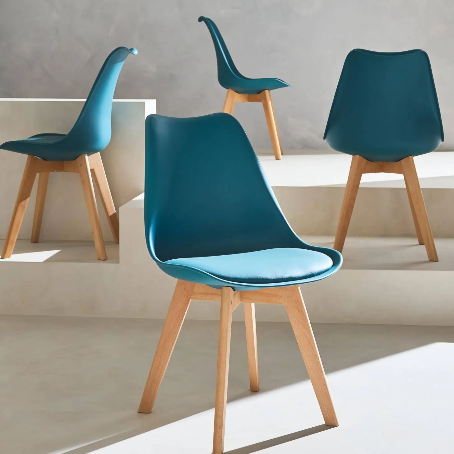 Silla escandinava con patas de madera de haya, set de 4