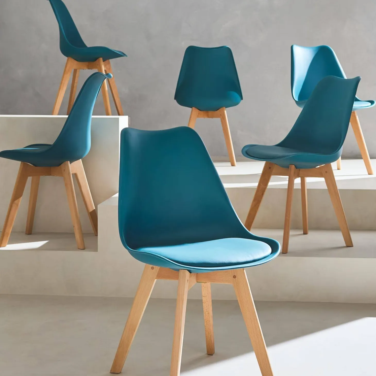 Silla escandinava con patas de madera de haya, set de 6