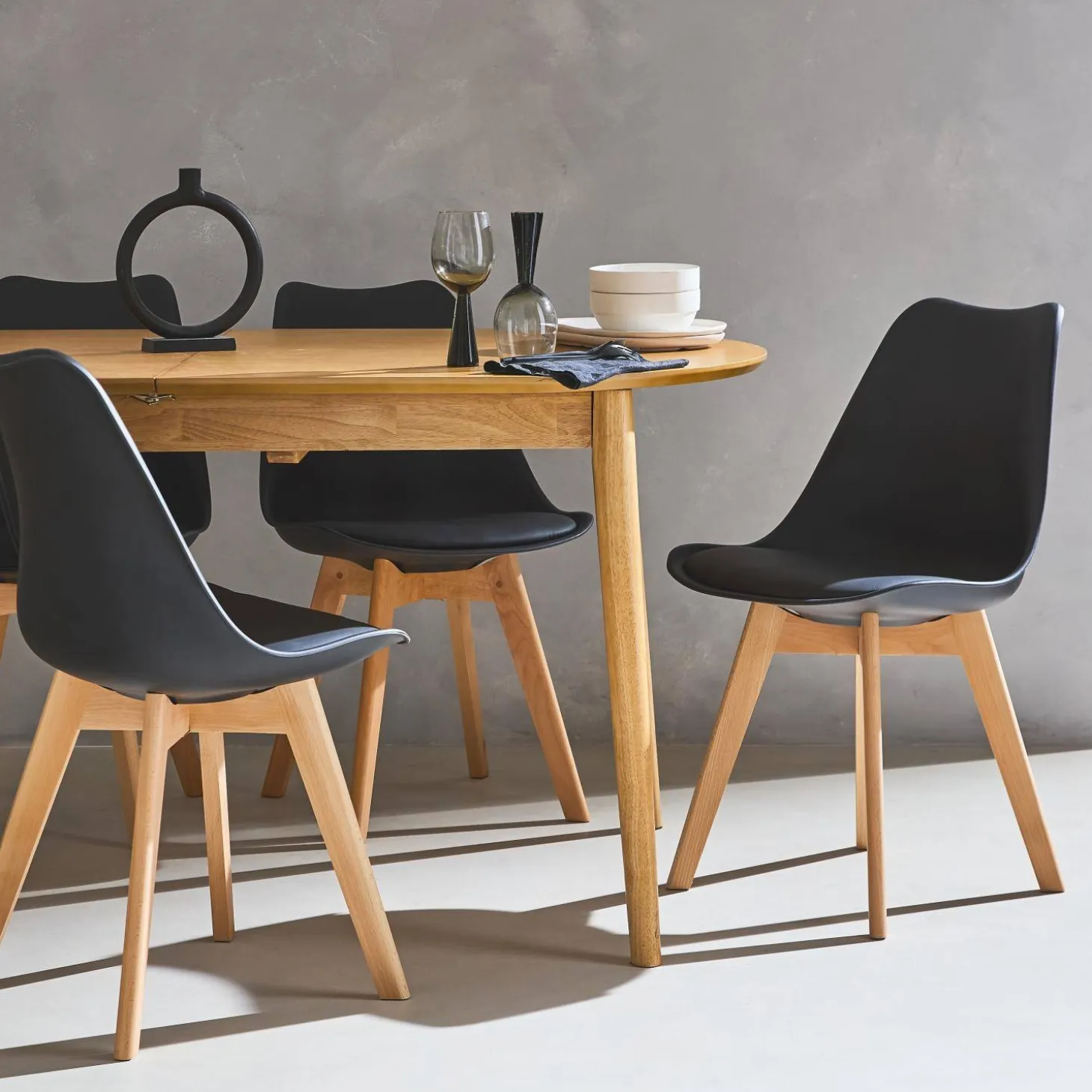 Silla escandinava con patas de madera de haya, set de 4