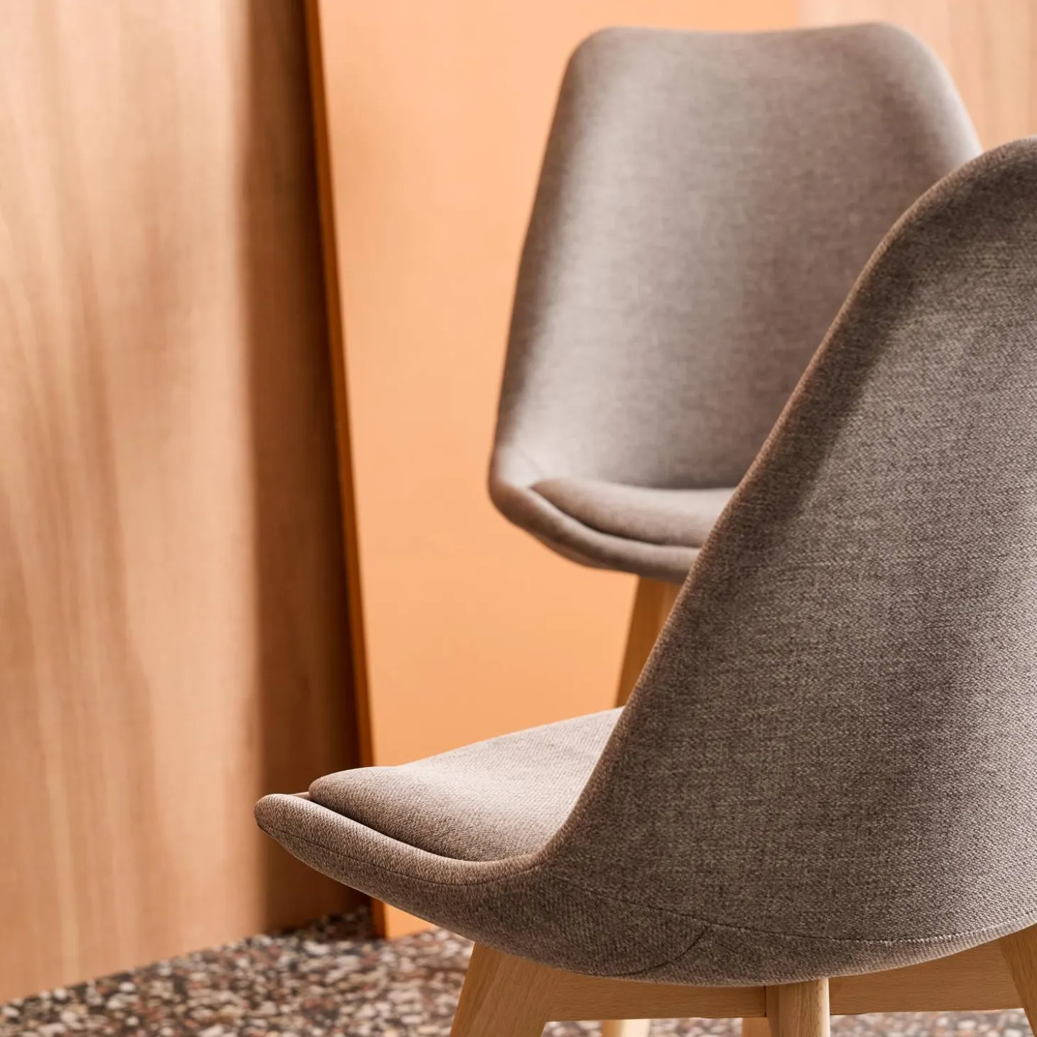 Silla escandinava de madera de haya y tela simple, set de 4