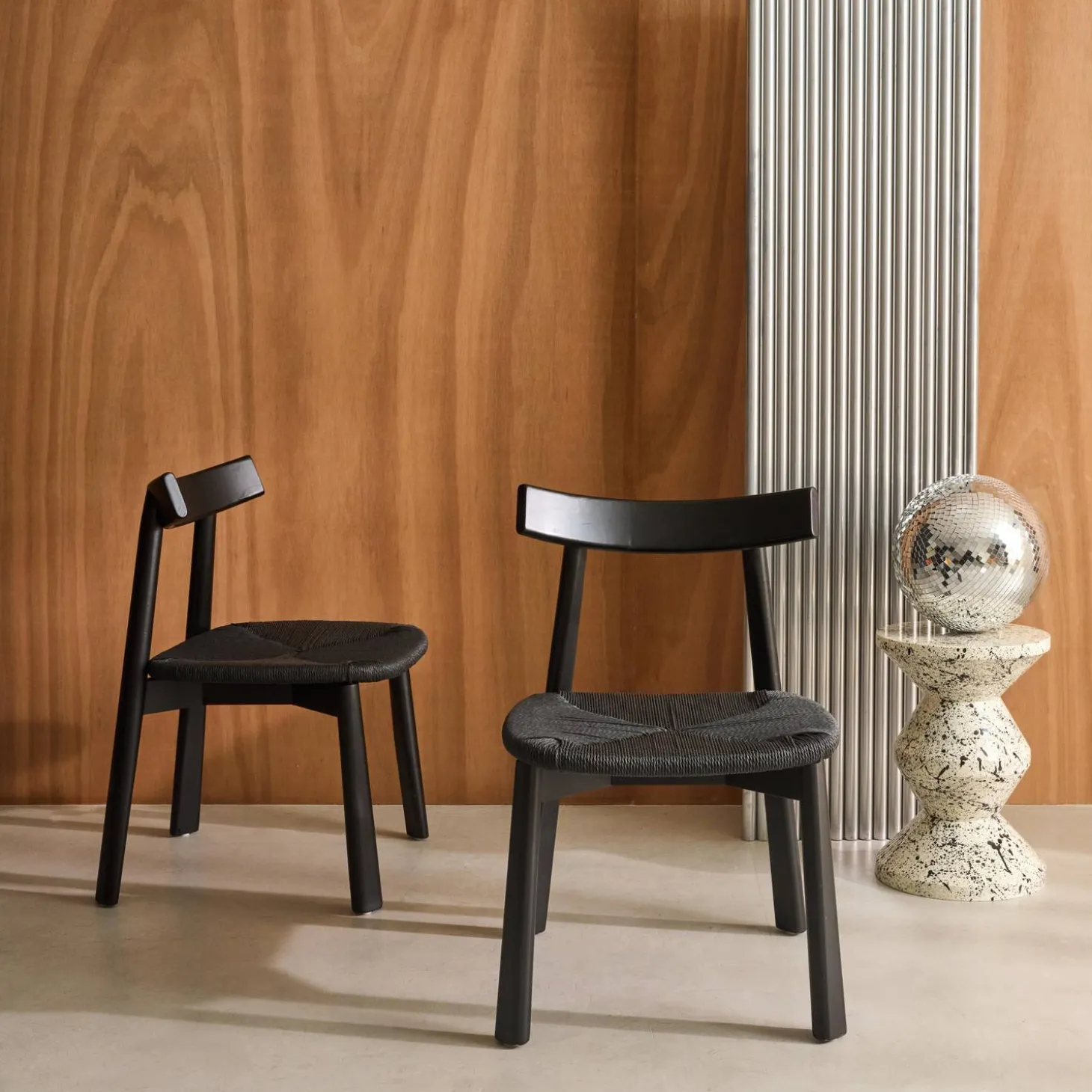 Silla escandinava de madera de hevea con asiento de cuerda, set de 2