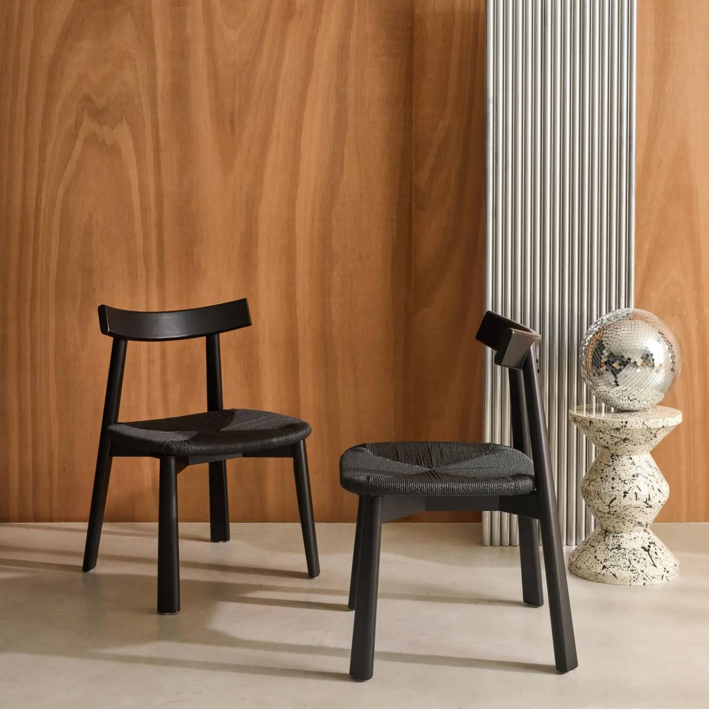 Silla escandinava de madera de hevea con asiento de cuerda, set de 2