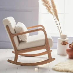 Silla mecedora estilo escandinavo con borreguito