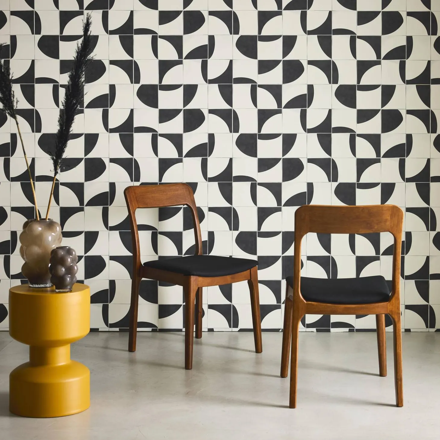 Silla vintage de madera de caucho y tela, set de 2