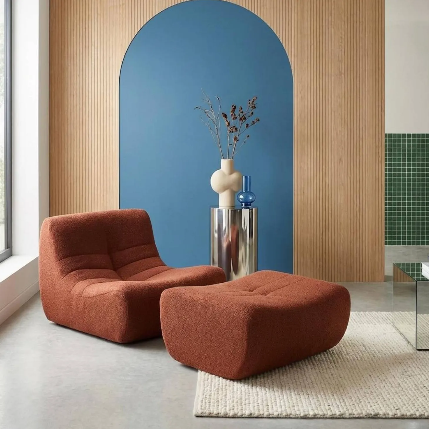 Sillón de borreguito texturizada con reposapiés
