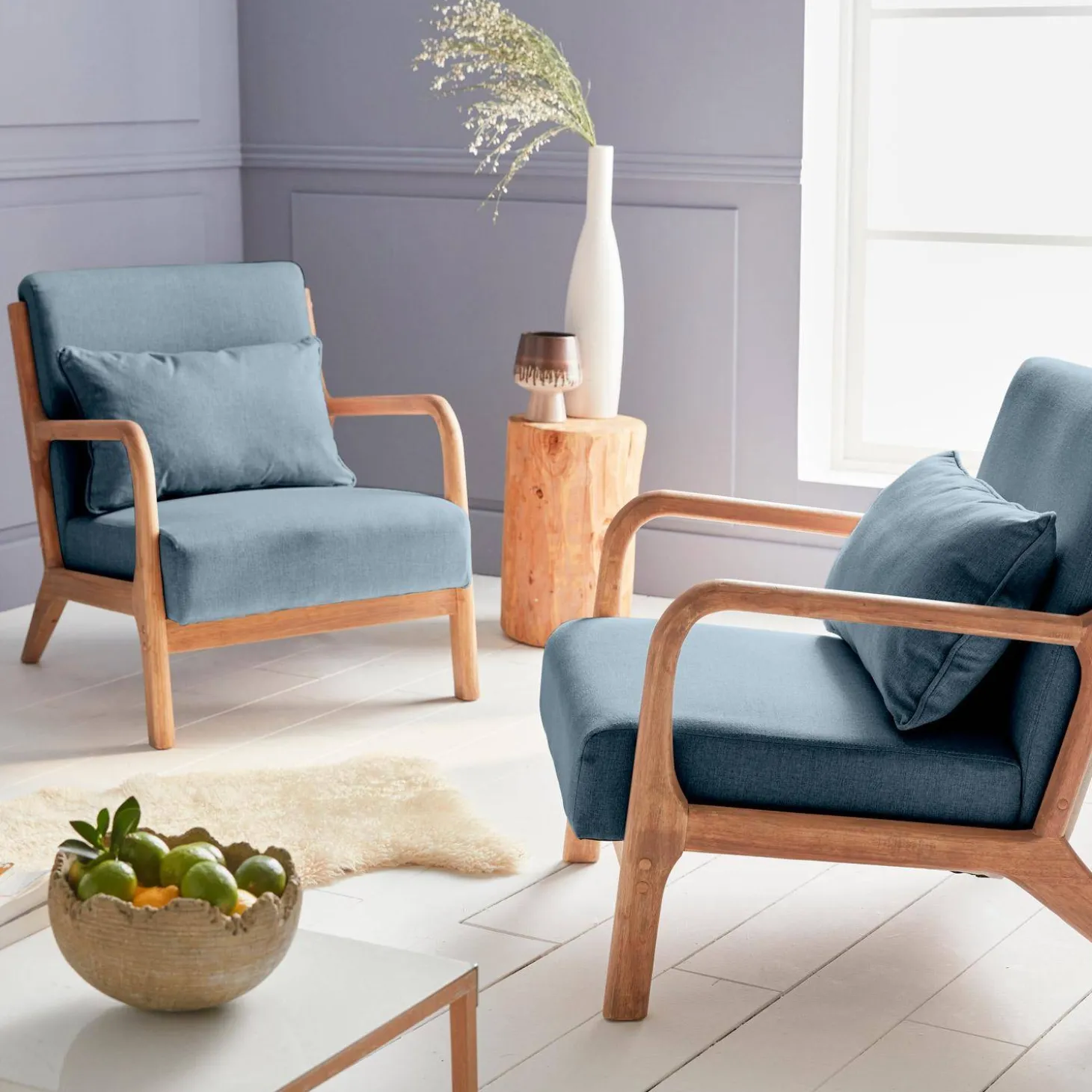 Sillón de diseño de madera y tela