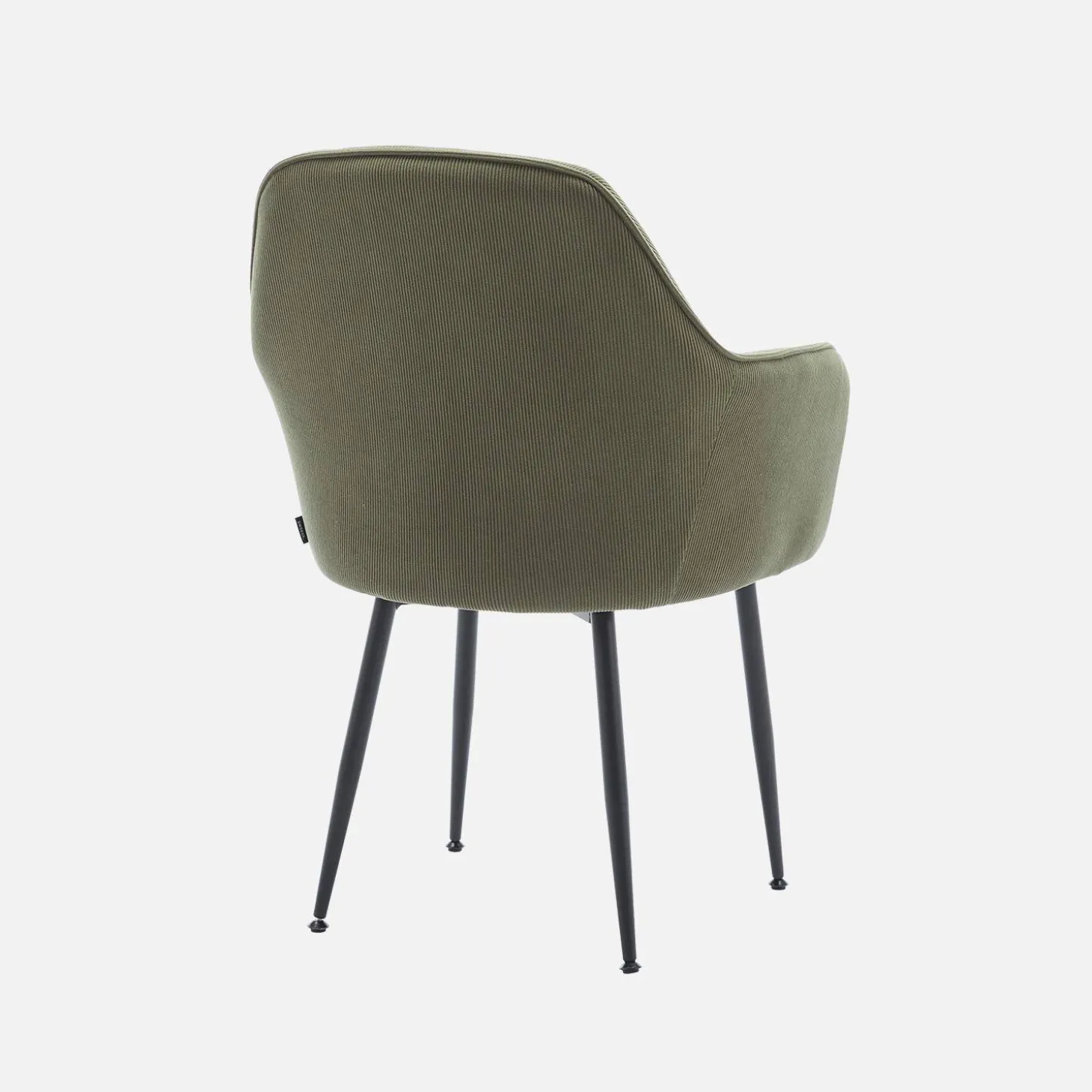 Sillón de pana con patas de metal negro mate