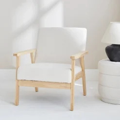 Sillón escandinavo de borreguito y madera de hevea